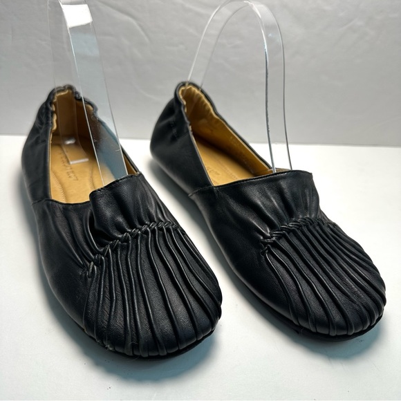 Chocolat Blu Cam 2 Black Leather Women's Flats Size 7 - Picture 1 of 10
